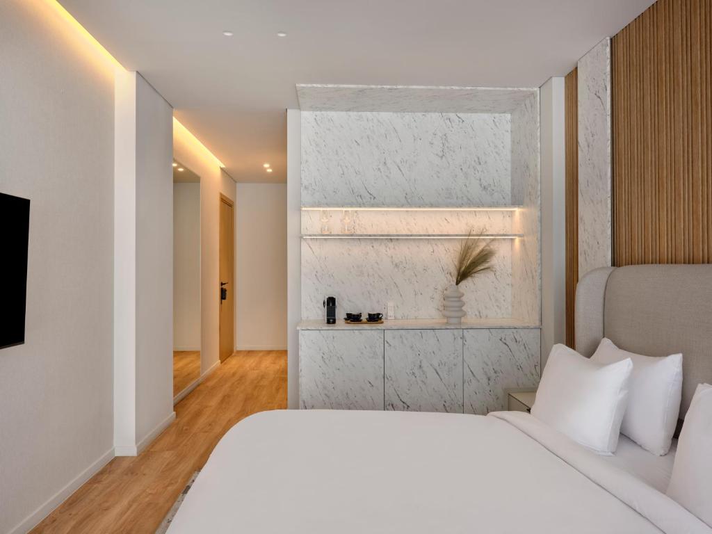 Nur Aparthotel Athens - Tap to explore photos