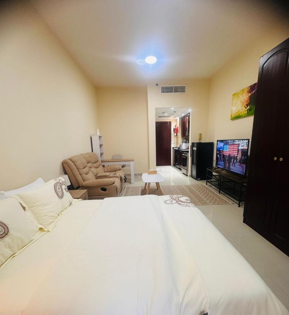 Luxury Home Lagoon view photo 4