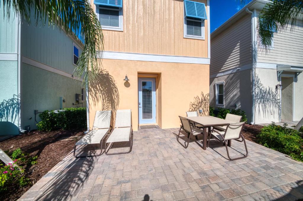 Paradise Cottage Near Disney With Margaritaville Resort Access - 8052Dr image
