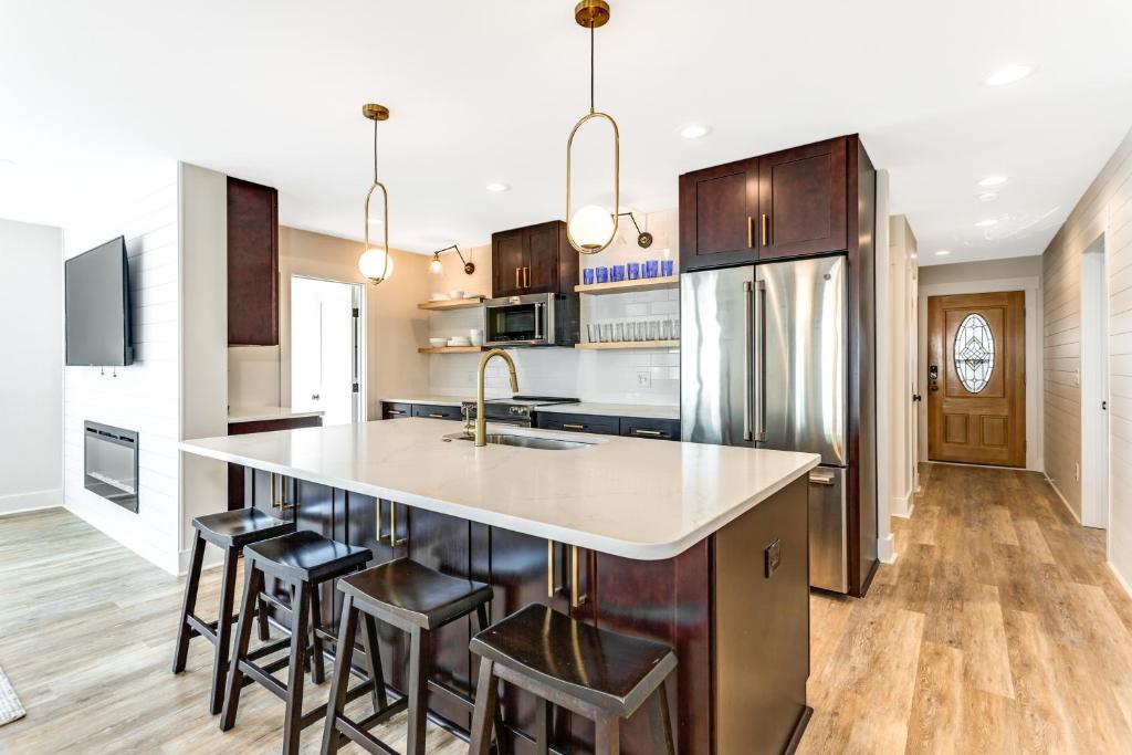 Family Tides by Sea Scape Properties image