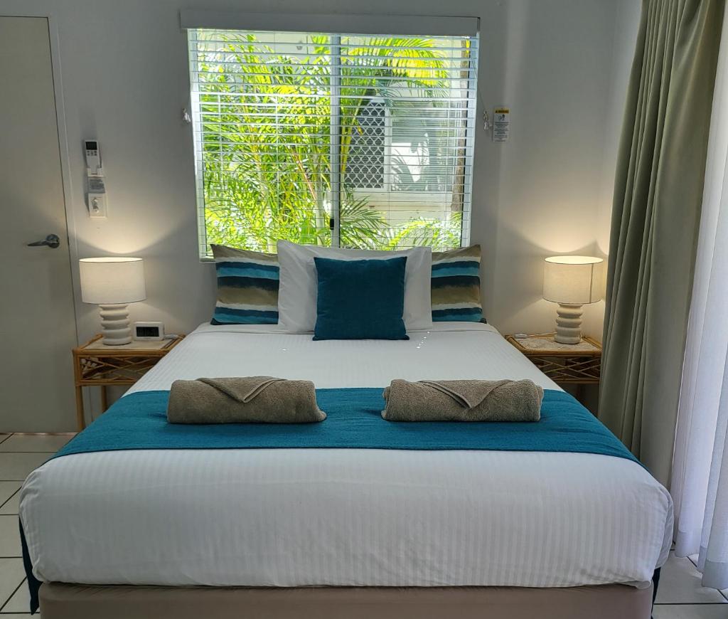 Coral Suite in Resort Complex - Tap to explore photos