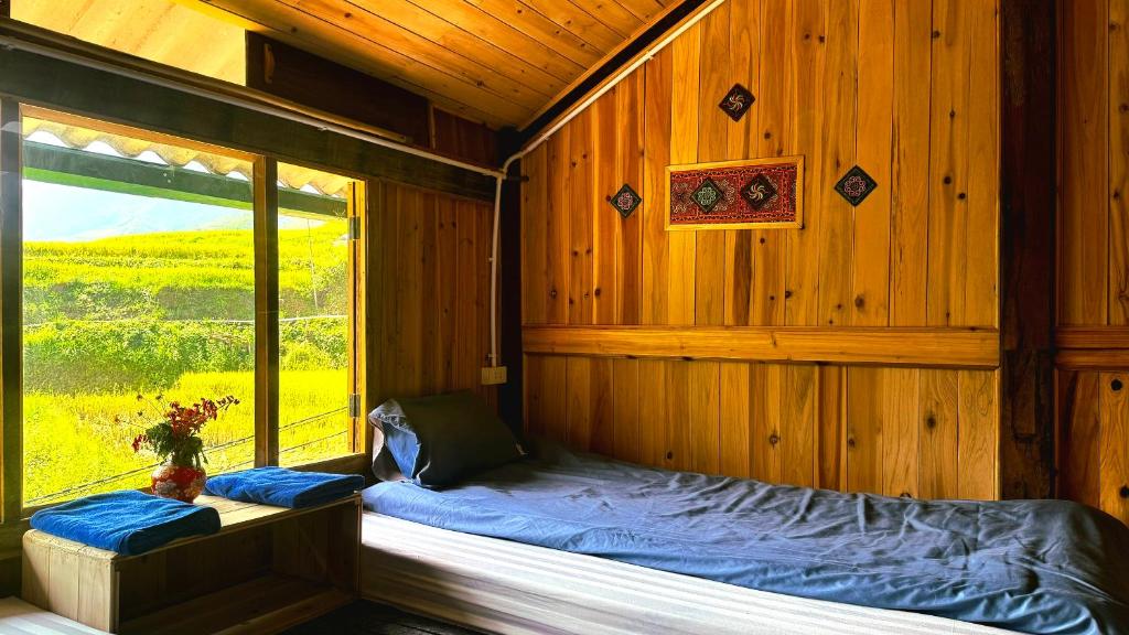 River mountain view homestay