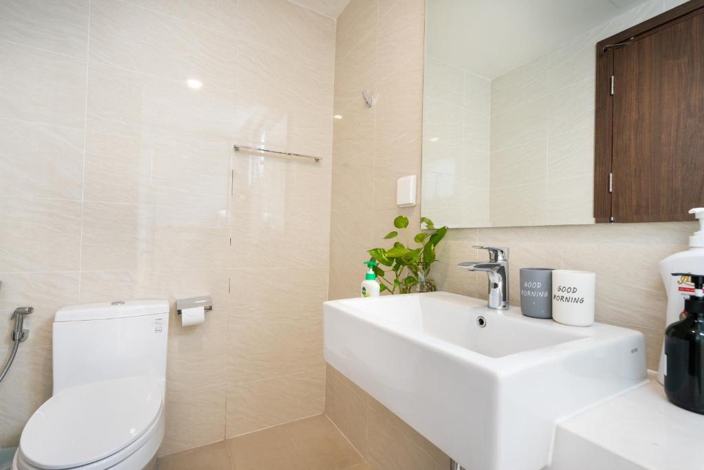 SaiGon Royal - Morden Studio - River View - Hana Apart 17