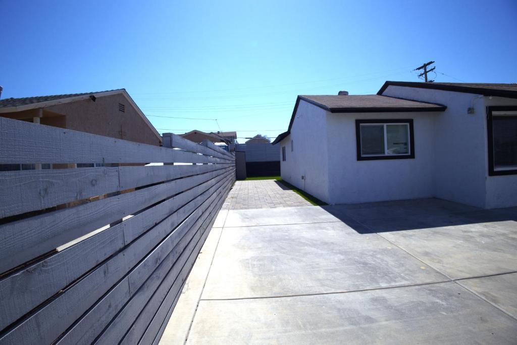 Sunnyside 5BR 2BA Home near Zoo and Downtown SD - Tap to explore photos