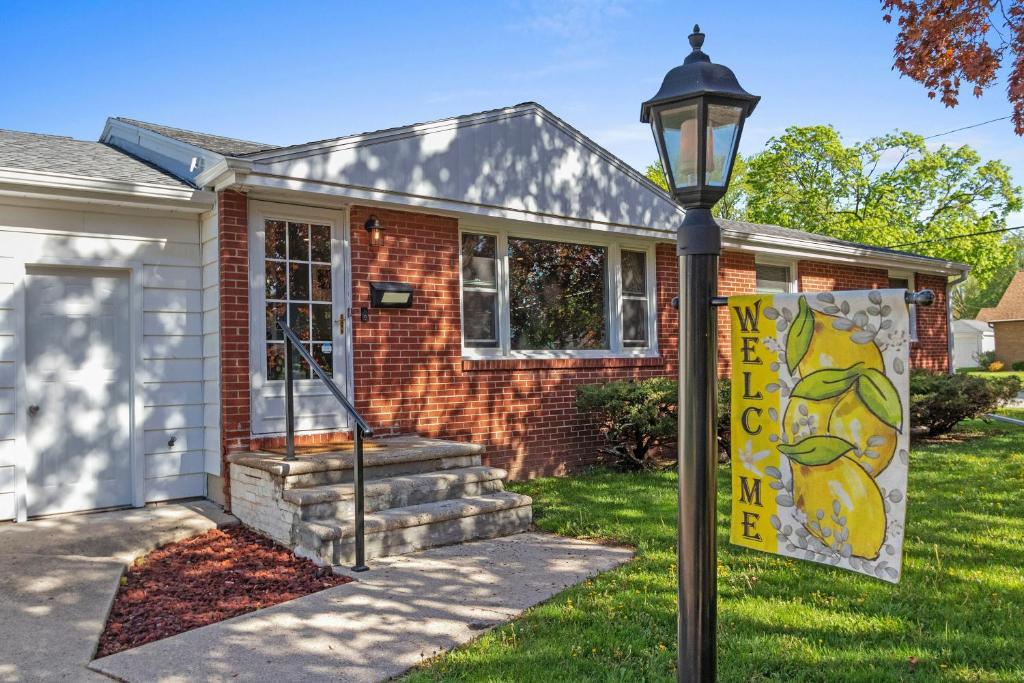 The Lemon House image