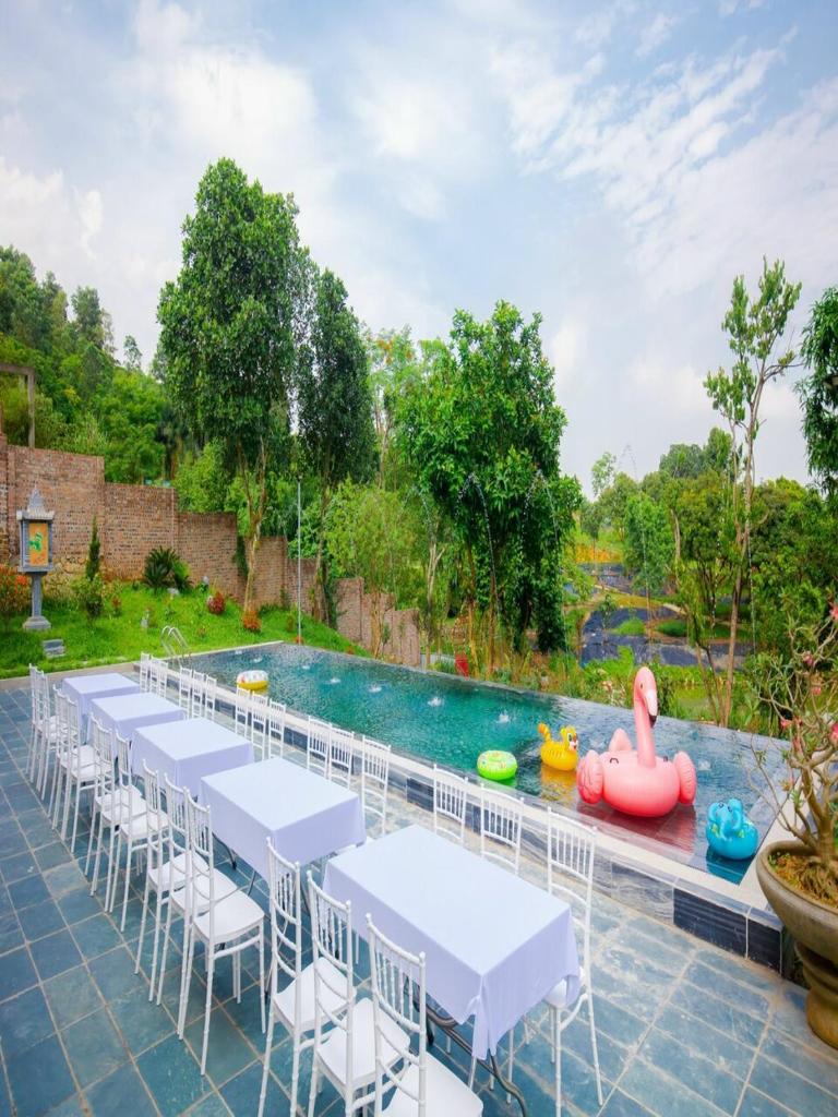 Villa 6 Phòng ngủ - Đầy đủ tiện ích - bể bơi - bàn bi a - Hoà Bình