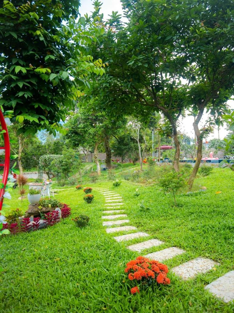 Villa 6 Phòng ngủ - Đầy đủ tiện ích - bể bơi - bàn bi a - Hoà Bình