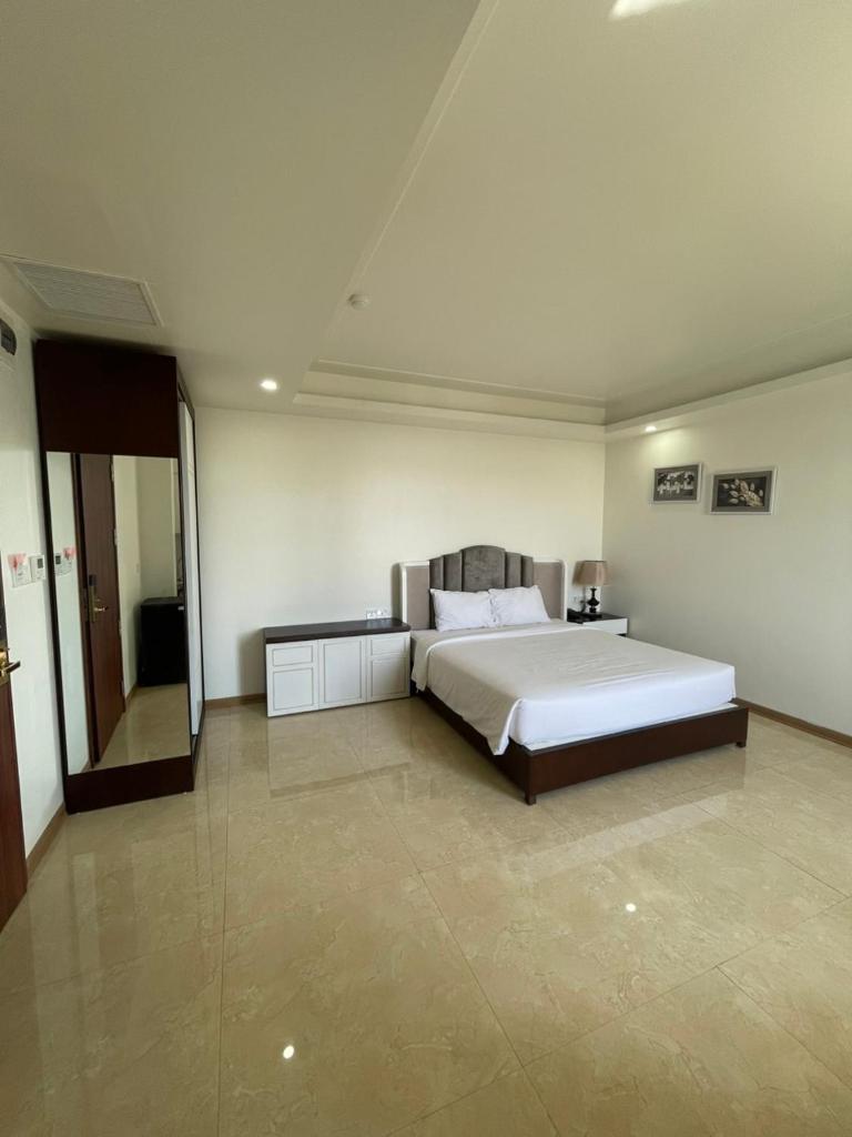 Lotus Hotel & Apartment