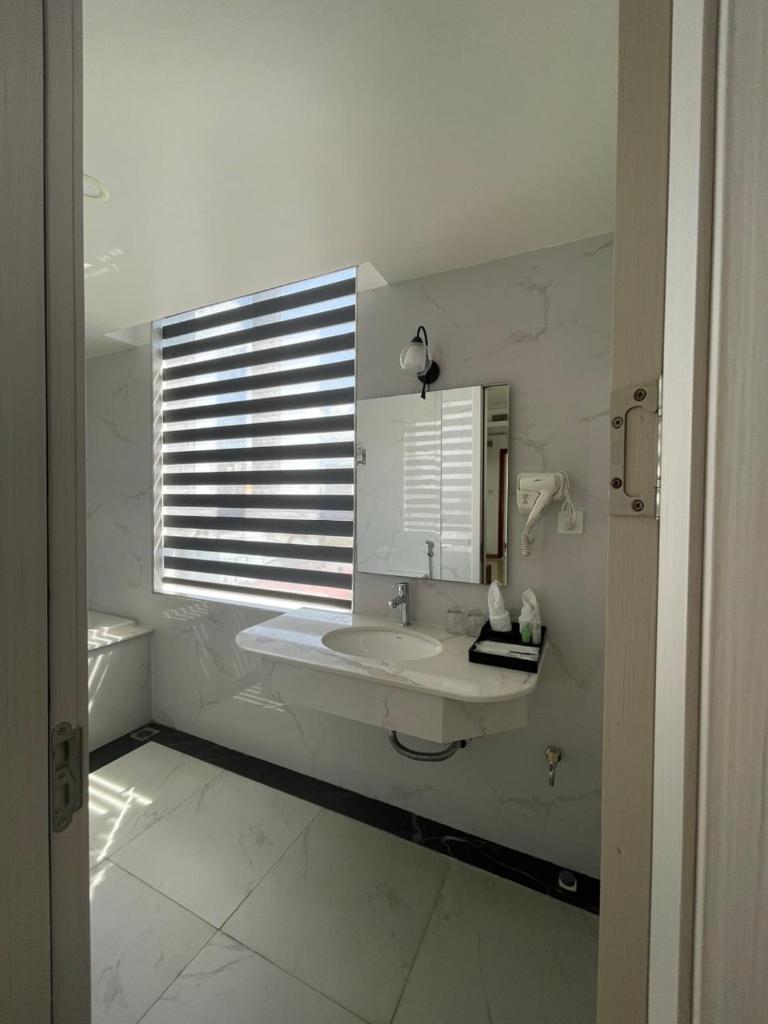 Lotus Hotel & Apartment