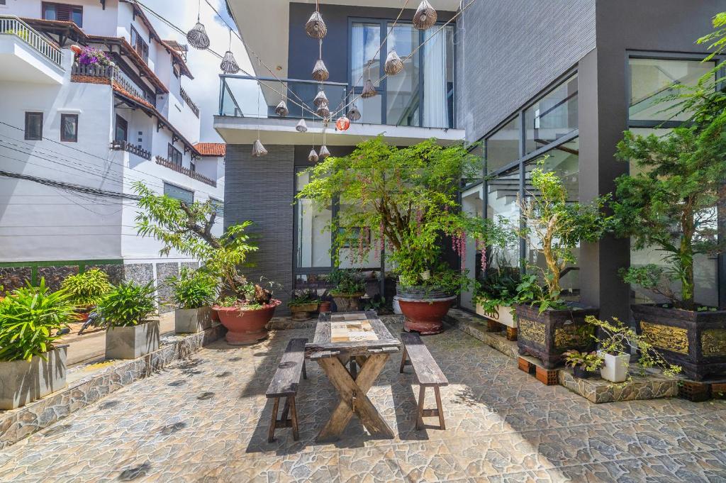 Đà Lạt Mega Sky Hotel