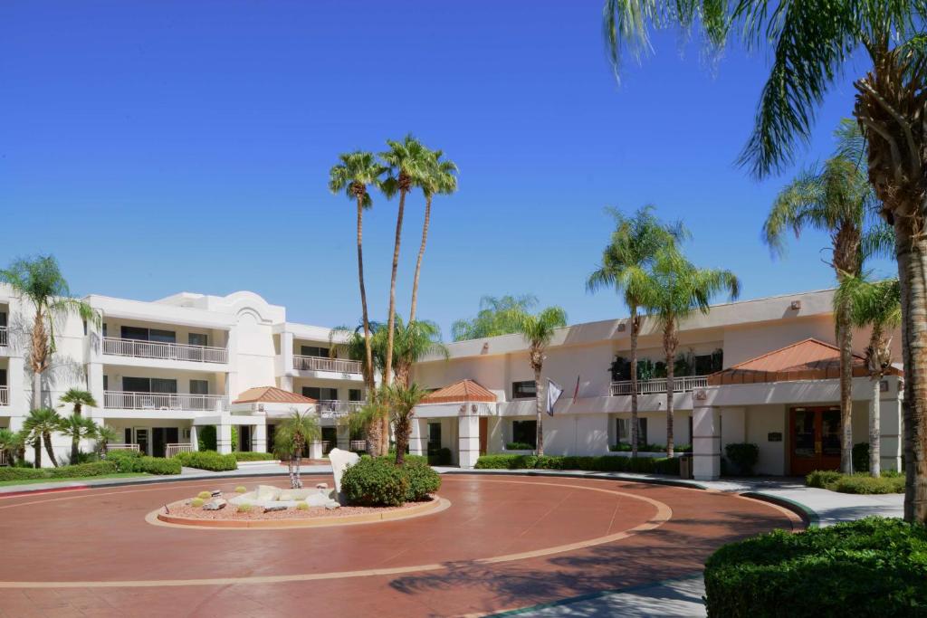 Hilton Vacation Club Palm Canyon Palm Springs image