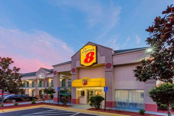 Super 8 by Wyndham Stafford image