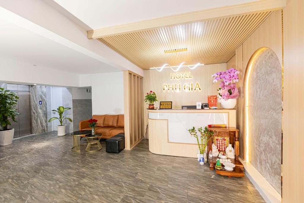 Phú Gia Hotel 99 Đường D1, KDC Him Lam, Tân Hưng, Quận7