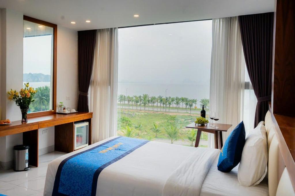 Hạ Long Land Hotel