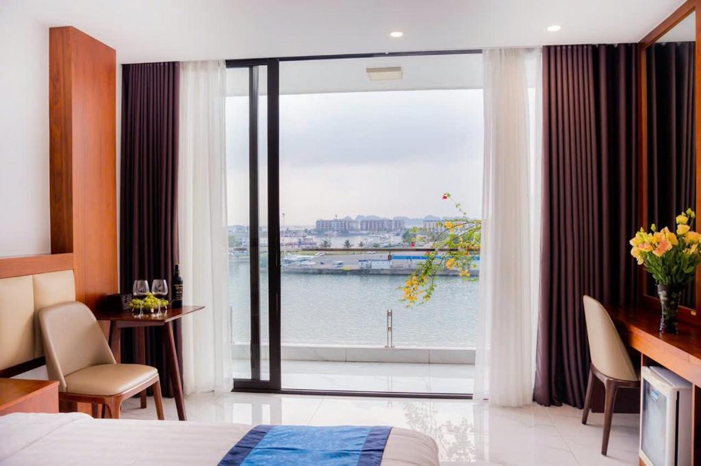 Hạ Long Land Hotel