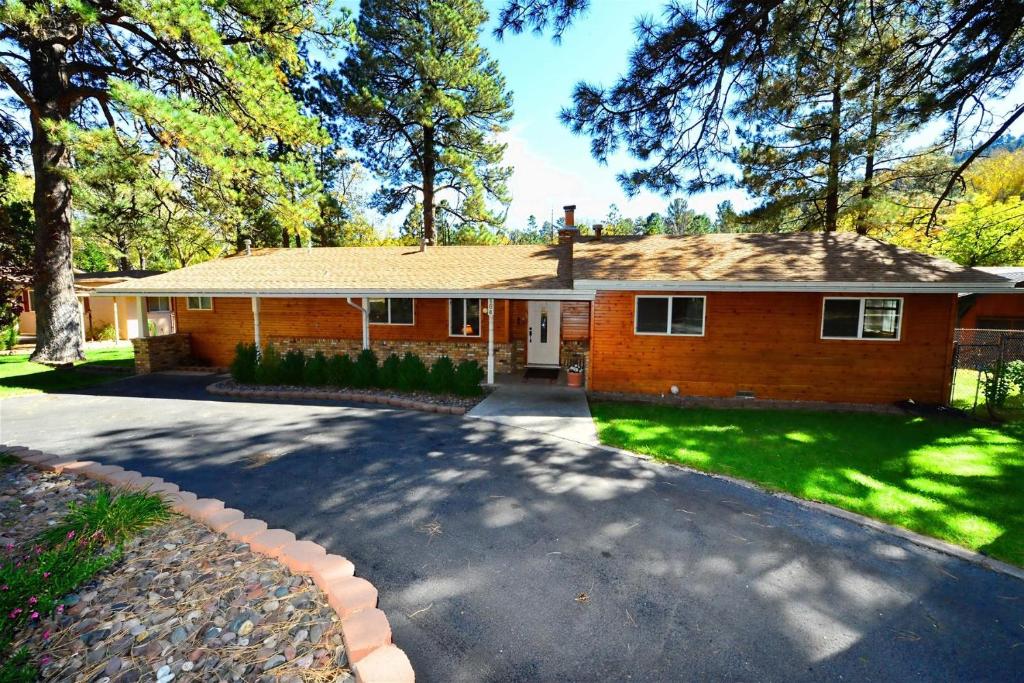 Rivers Edge Cabin image