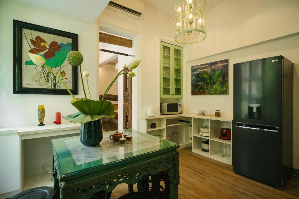 Panorama City view in Old Quarter 3BRs Apartment