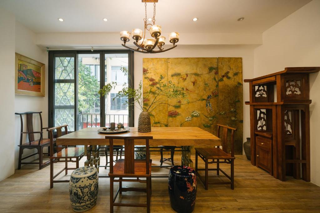 Panorama City view in Old Quarter 3BRs Apartment