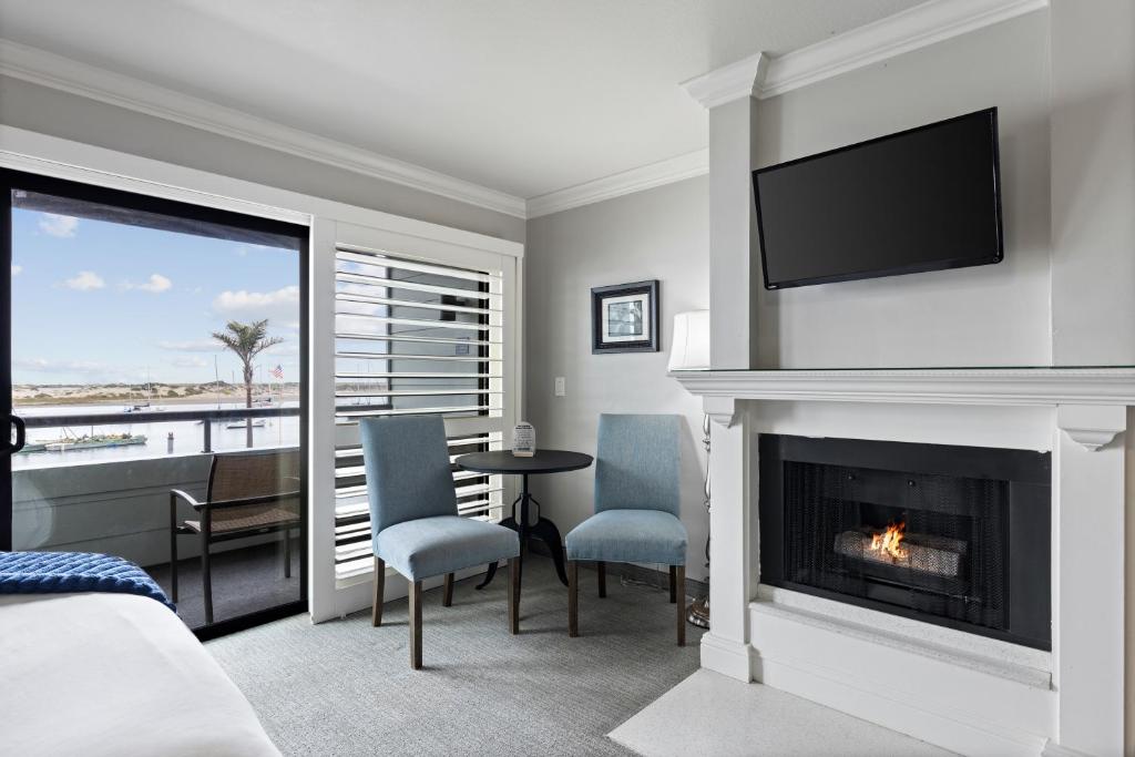 456 Embarcadero Inn & Suites image