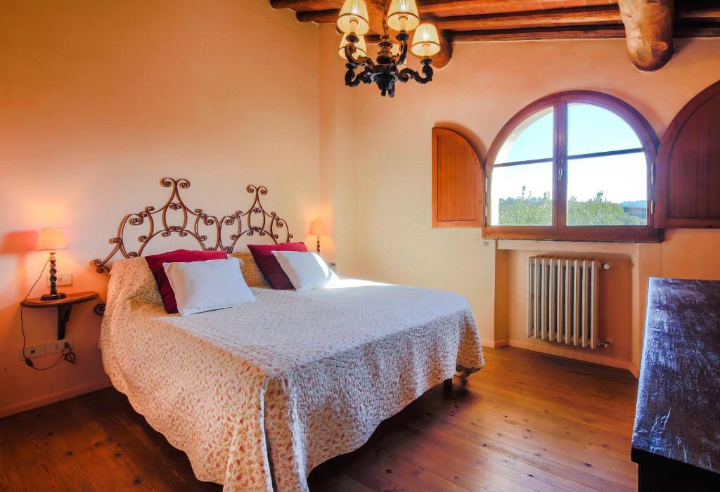 Dante Country House - Casa con Piscina Privata e Jacuzzi tra Firenze e Chianti - Tap to explore photos