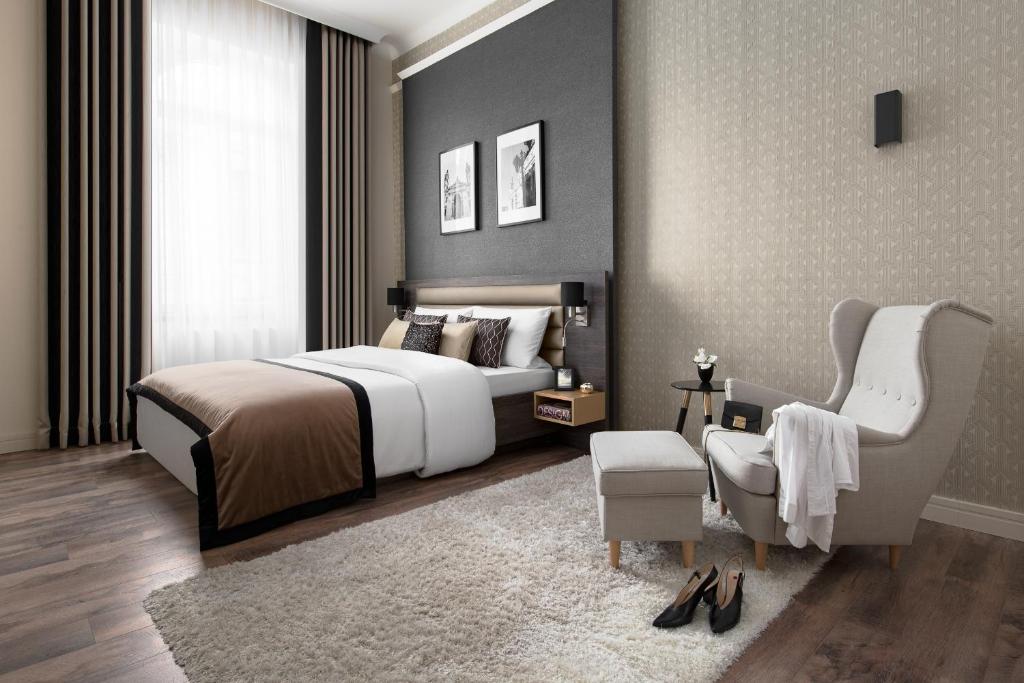 Rooms of Revay 6 Suites by Corall