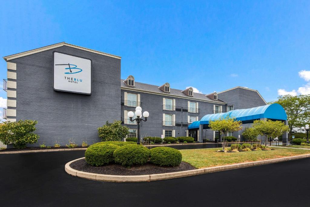 The Blu Hotel Blue Ash Cincinnati, Ascend Hotel Collection image