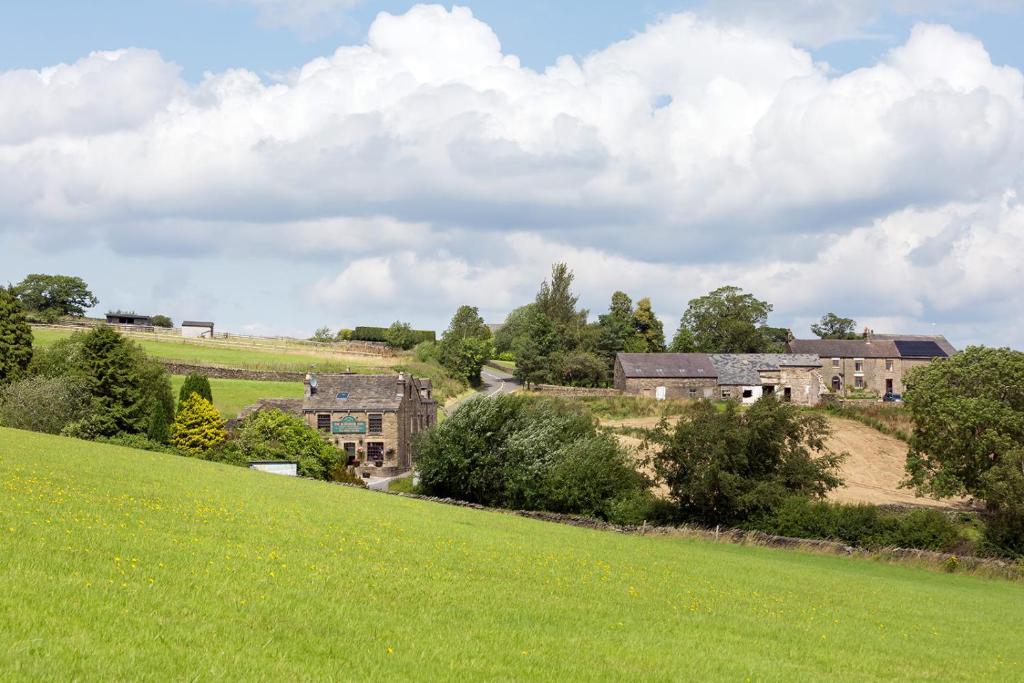 Pack Horse Inn - Tap to explore photos
