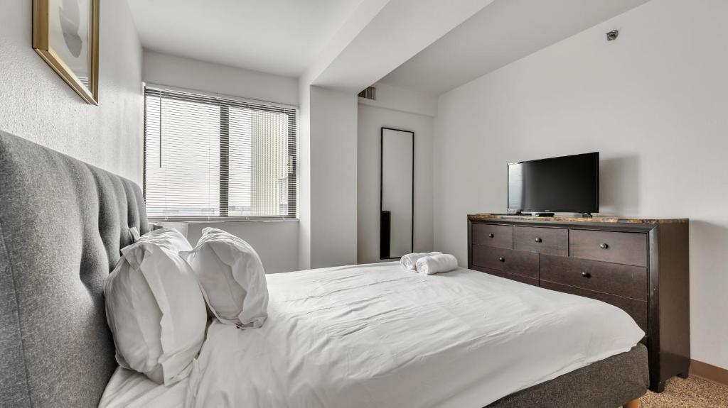 Pp 1506 Beautiful Professional 1br Apt, Pool image