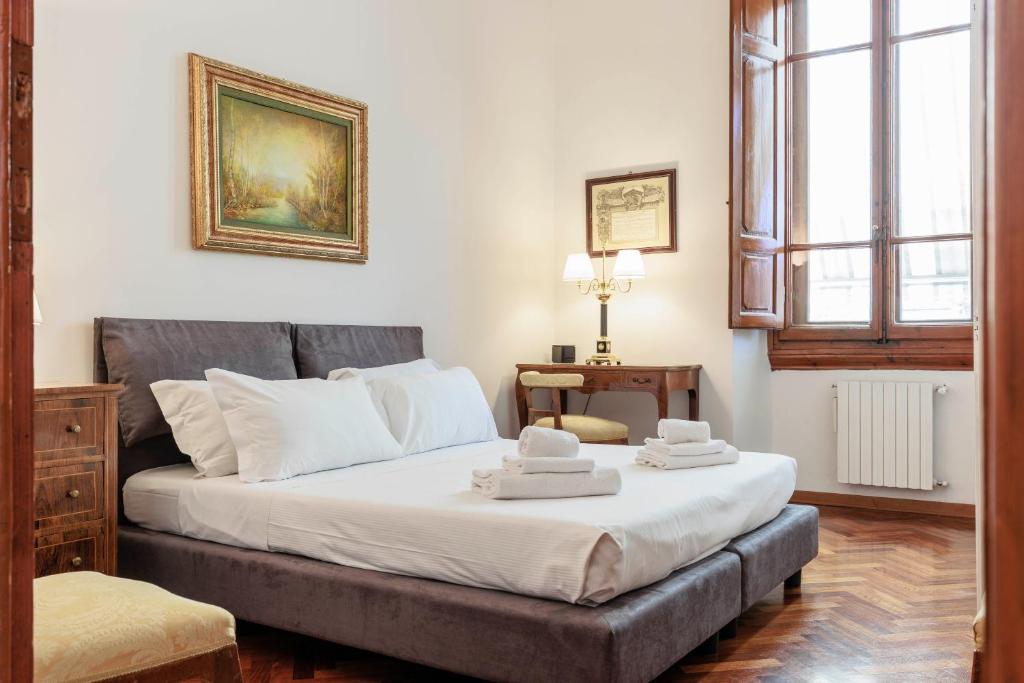 Spartaco Prestigious Apartment - Tap to explore photos