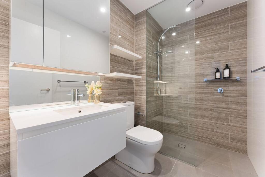 Lakeview Luxury 3Bedrooms Apt Wolli Creek close to Airport CBD photo 4