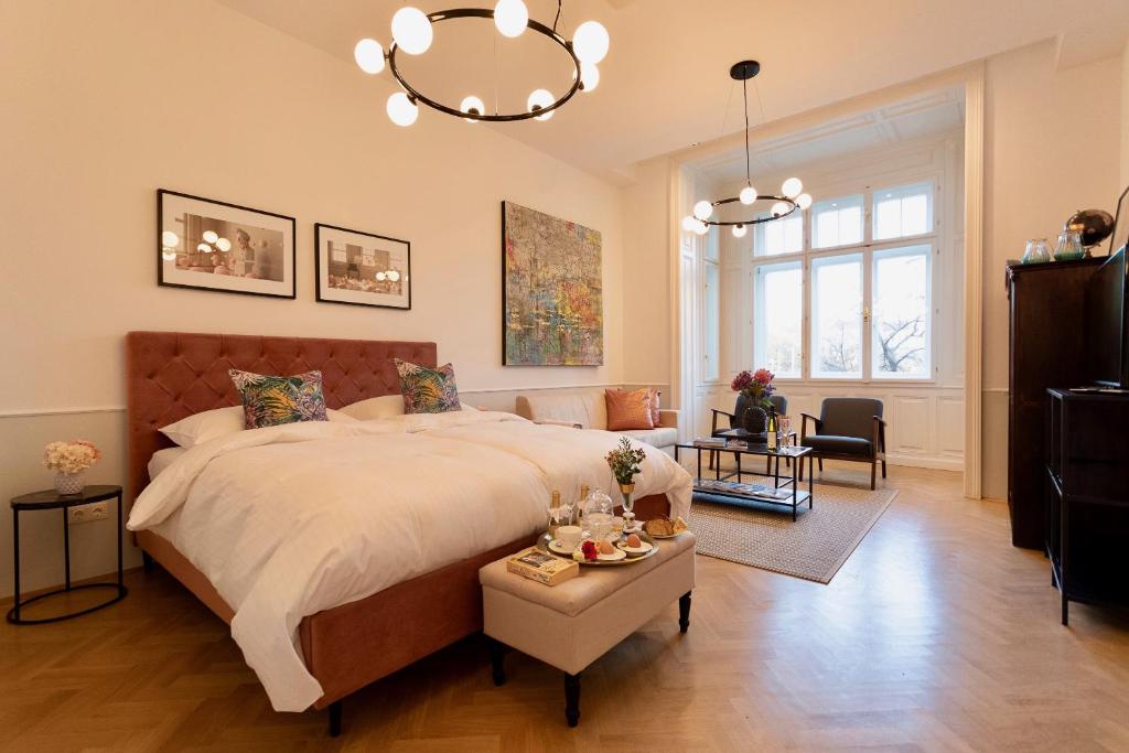 BOUTIQUE RESIDENCES at GAUDENZDORFER - Tap to explore photos
