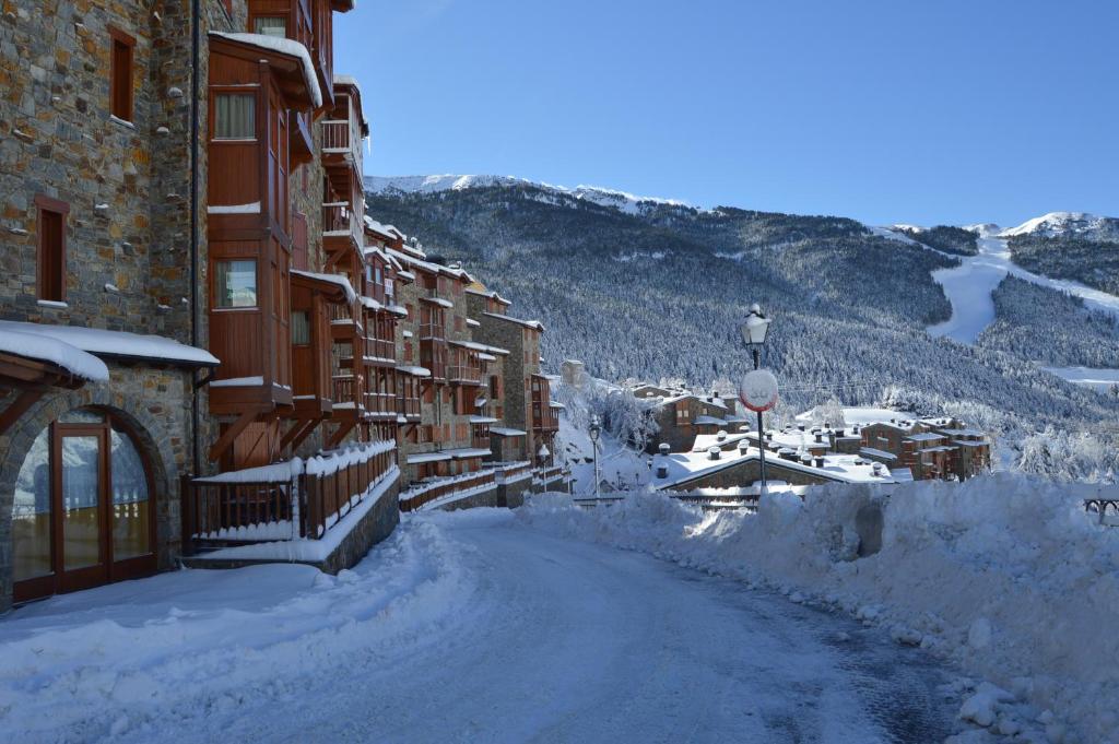 {
  "en-gb": "Apartamento Pleta de Soldeu - HUT 7442"
}