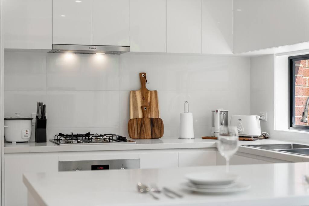 Box Hill Central Townhouse by Short & Long Stays photo 3