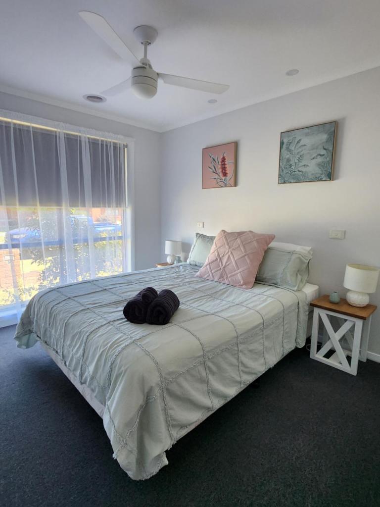 Charming & Convenient 3 Bedroom photo 4