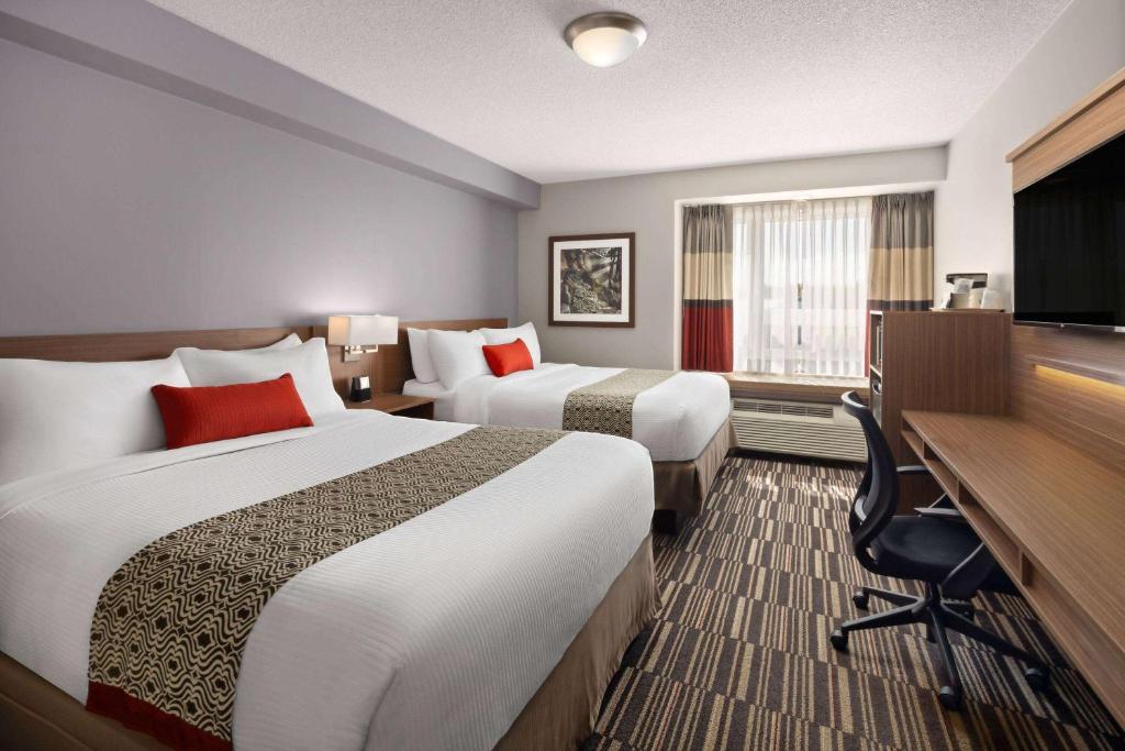 Microtel Inn & Suites by Wyndham Kirkland Lake - Tap to explore photos