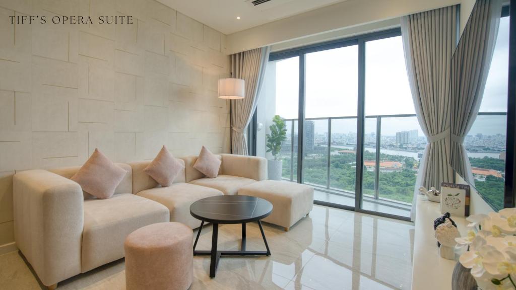 Metropole Thu Thiem - Tiff's Opera Suite