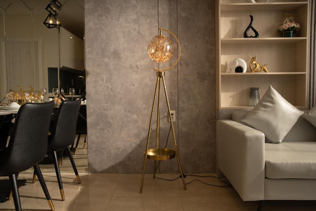 Monarchy Luxury 2 Bedroom Apartment Danang by Villuxy