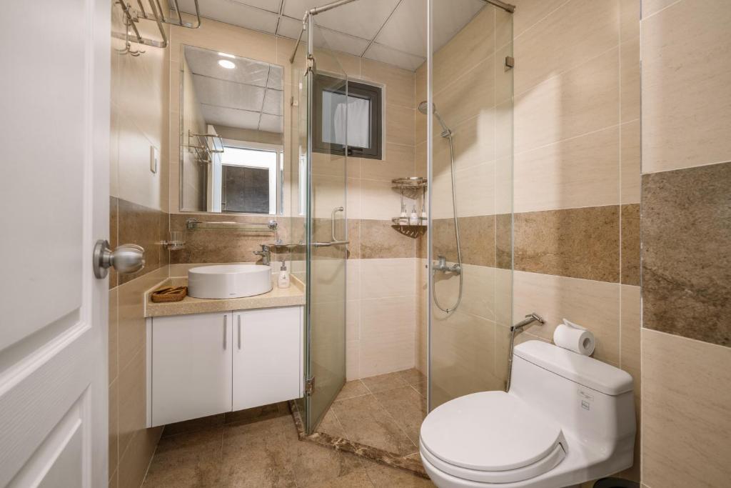 Monarchy Luxury 2 Bedroom Apartment Danang by Villuxy