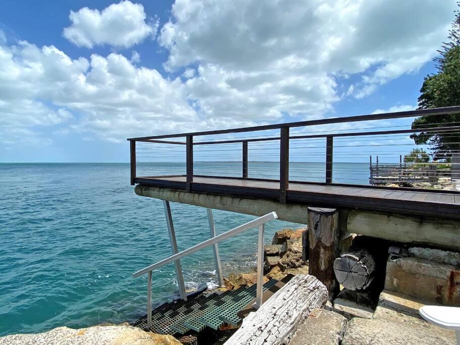 Belle's on Ballow - Kookaburra Lodge - Absolute Waterfront photo 4