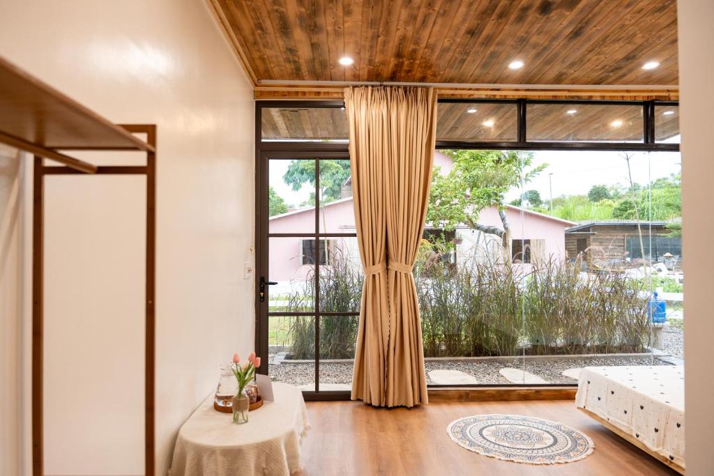 Mật Pet Farm - Mộc Châu