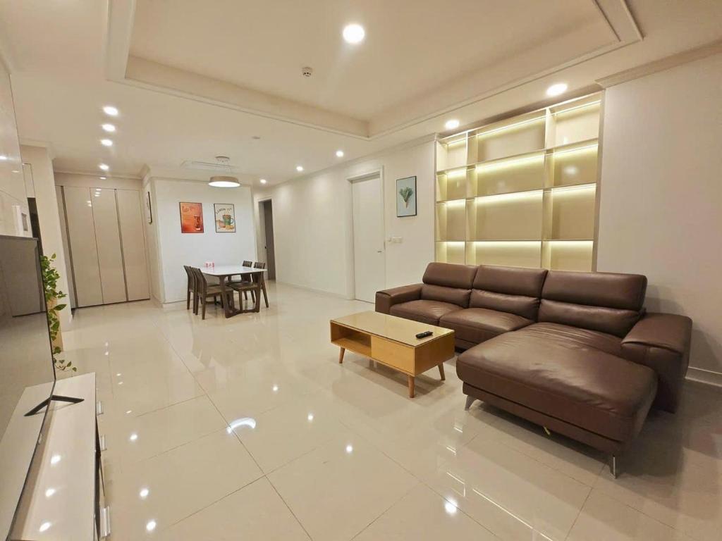 AnStay Luxury 3 Bedrooms in StarLake Daewoo