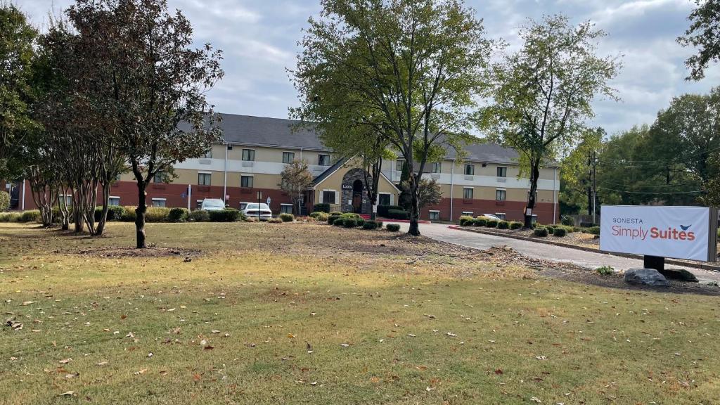 Sonesta Simply Suites Memphis image