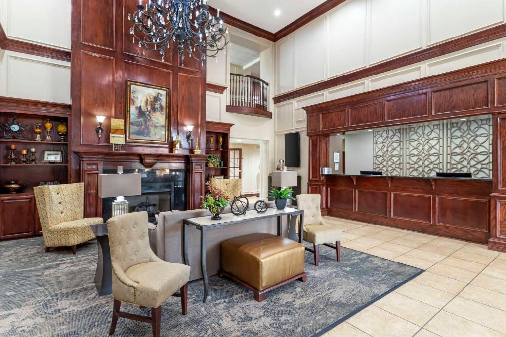 Best Western Plus Crown Colony Inn & Suites image