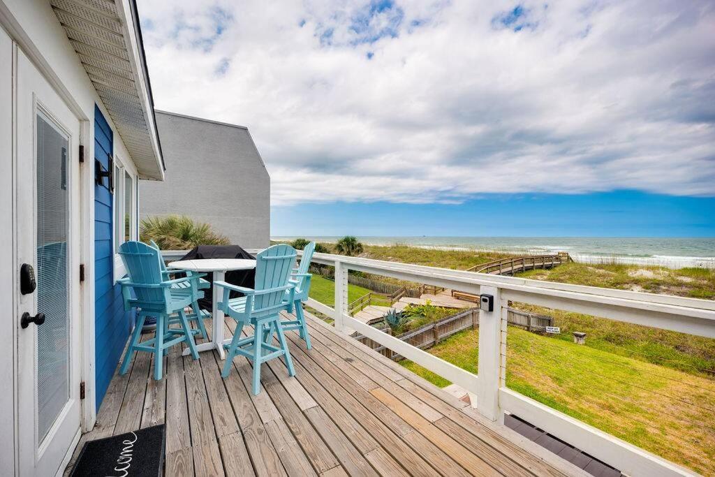 Be A Nomad - Ocean Front Top - Slice of Heaven image