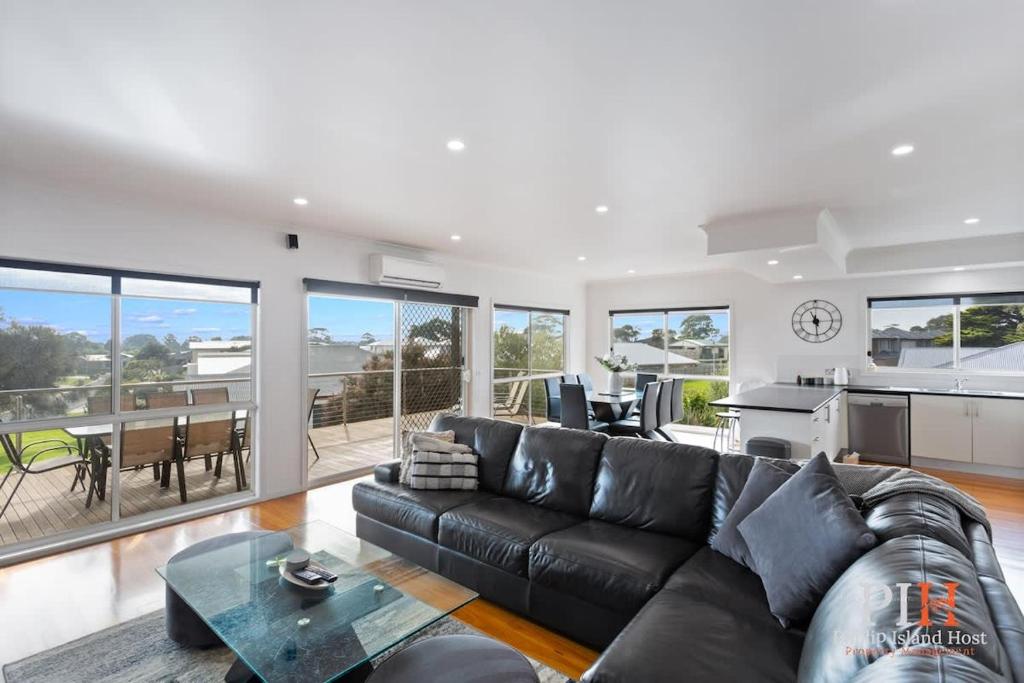 Spacious 4-Bd in Cowes sleeps 8 photo 1