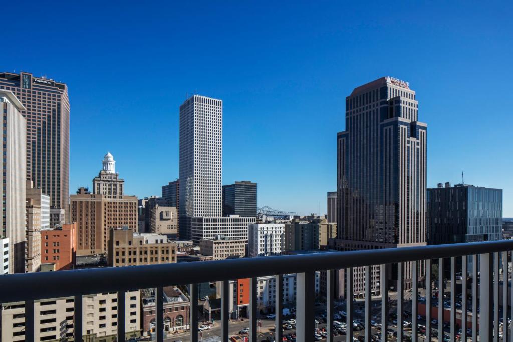 Holiday Inn New Orleans - Downtown Superdome, an IHG Hotel image