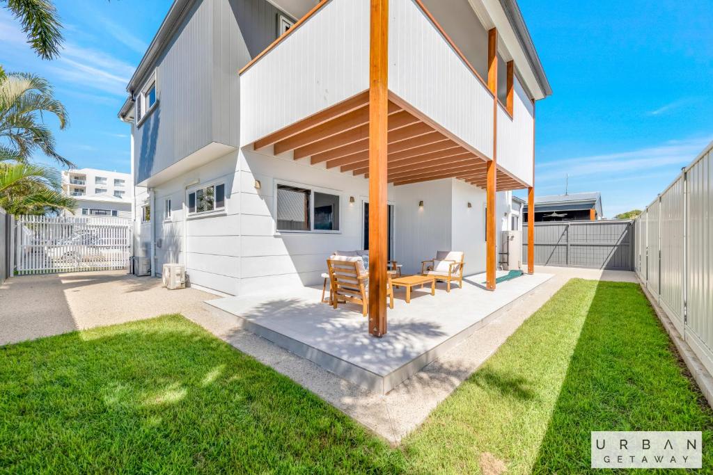 Bargara Coastal Luxe Aircon, Outside Pet, Sleeps 8 photo 2