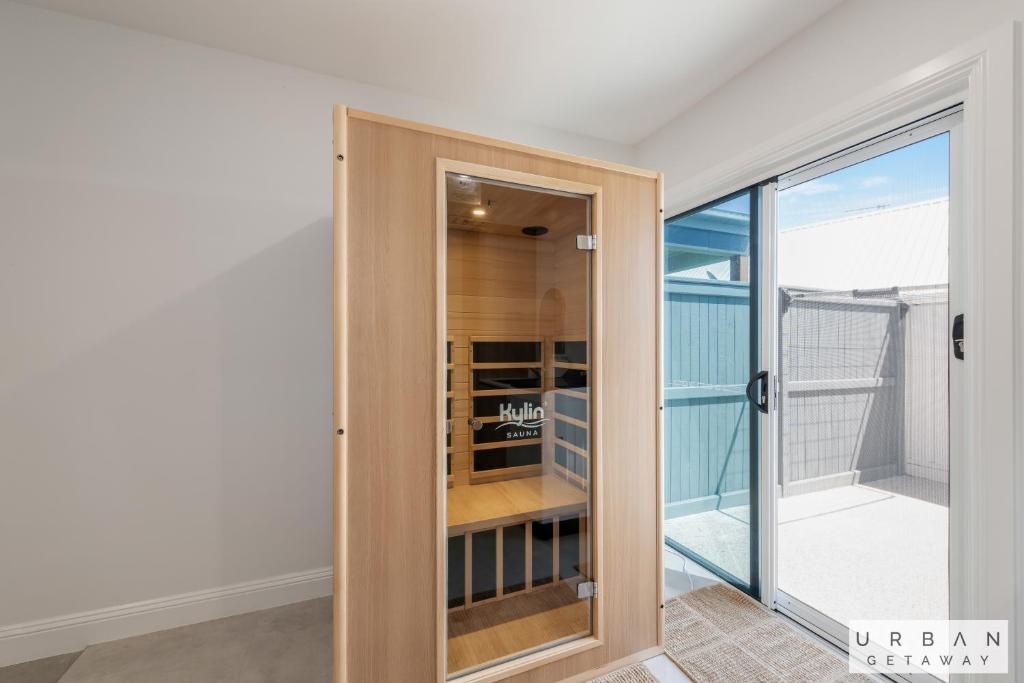 Bargara Coastal Luxe Aircon, Outside Pet, Sleeps 8 photo 4