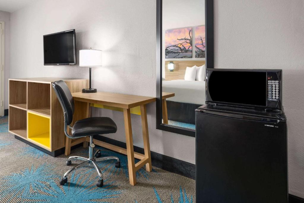 Days Inn by Wyndham Ladson Summerville Charleston image