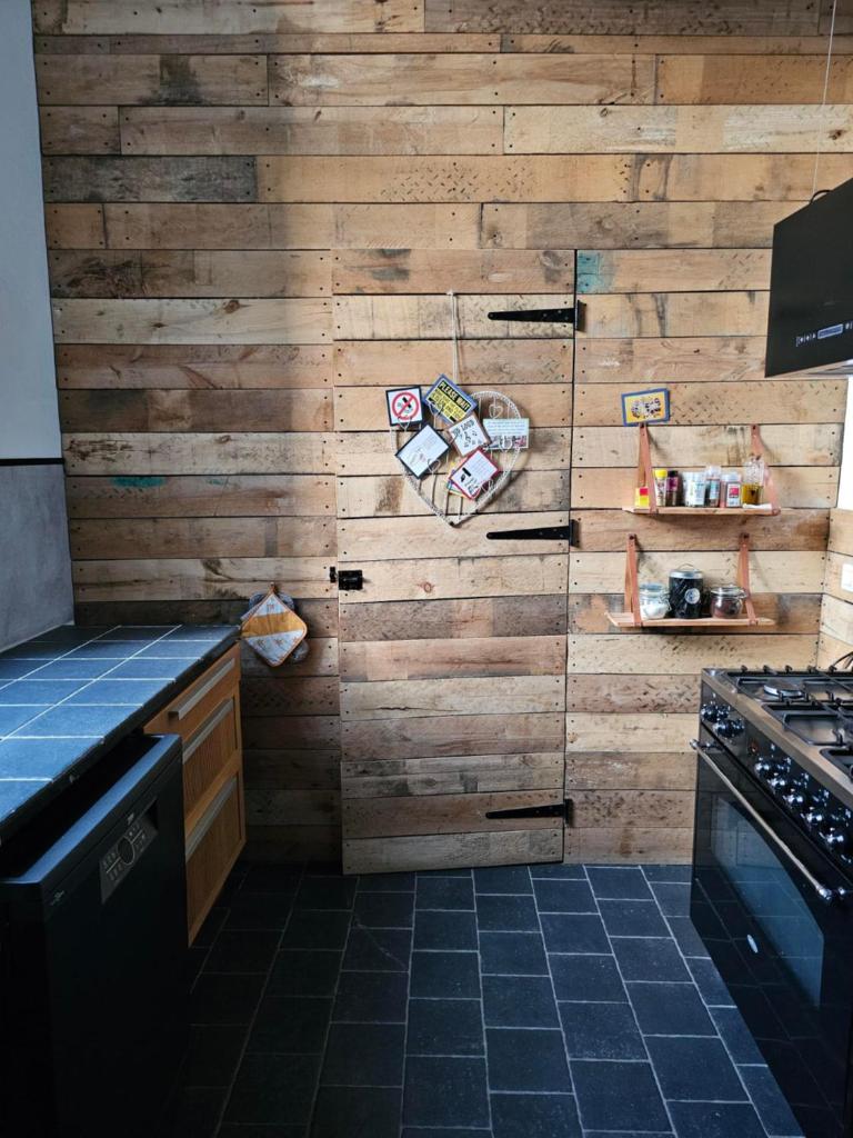 Very spacious apartment in townhouse, top location! photo 3